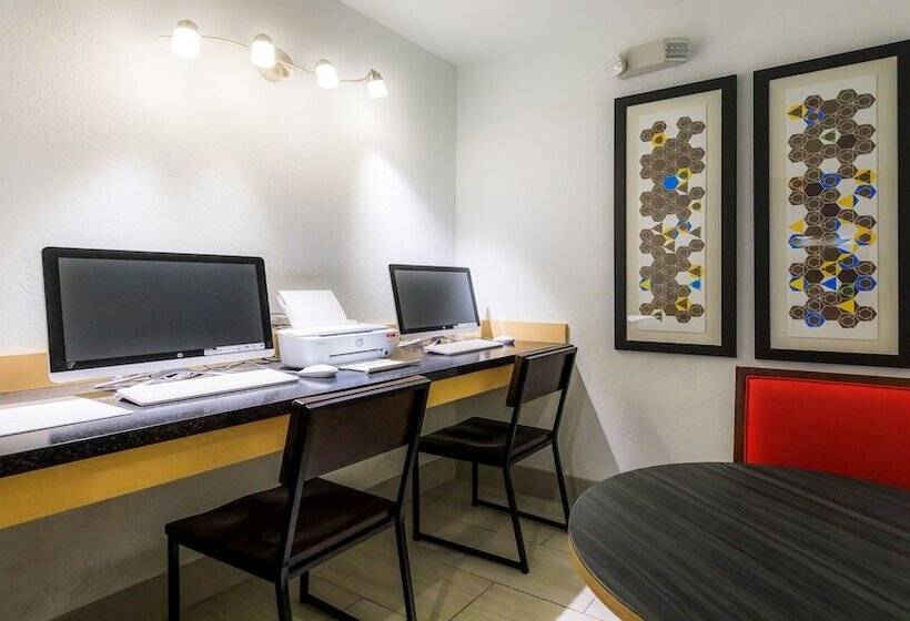 ホテル Holiday Inn Express Osage Beach   Lake Of The Ozarks, An Ihg