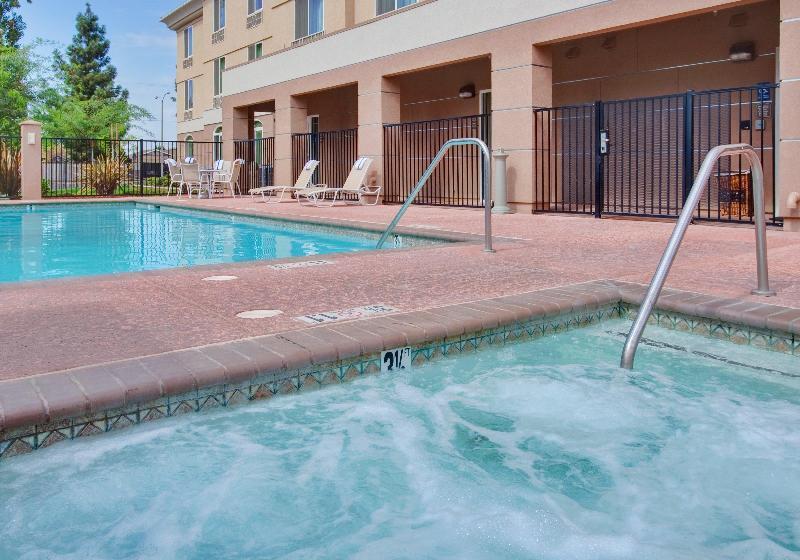 בית מלון כפרי Holiday Inn Express Porterville, An Ihg