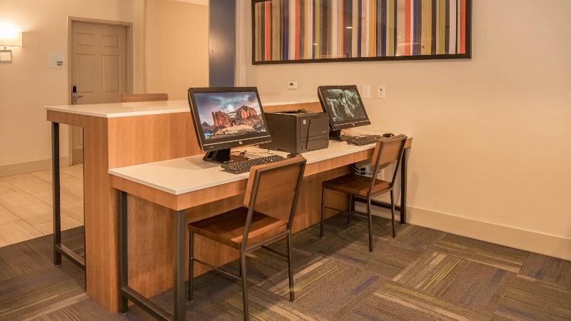 בית מלון כפרי Holiday Inn Express Porterville, An Ihg
