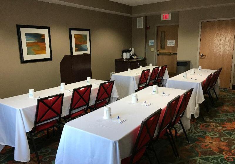 فندق Holiday Inn Express And Suites St. Cloud, An Ihg