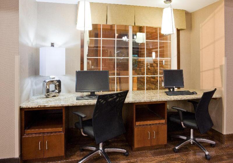 فندق Holiday Inn Express And Suites St. Cloud, An Ihg