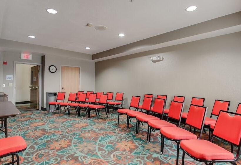 فندق Holiday Inn Express And Suites St. Cloud, An Ihg