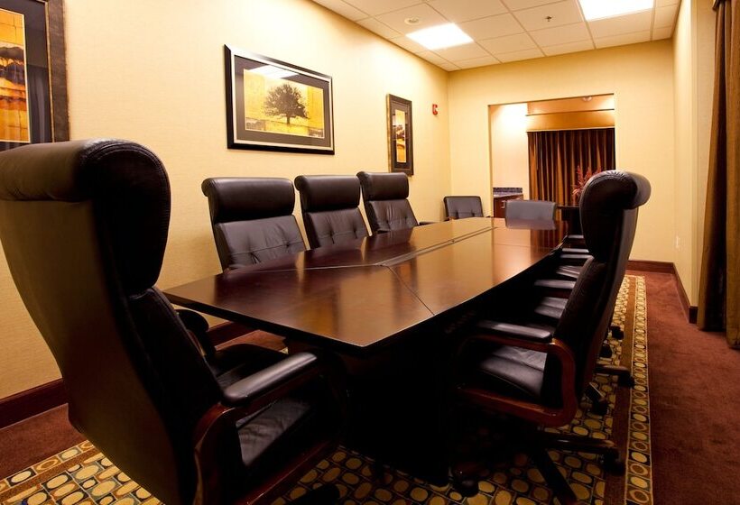 בית מלון כפרי Holiday Inn Express & Suites Columbus At Northlake, An Ihg