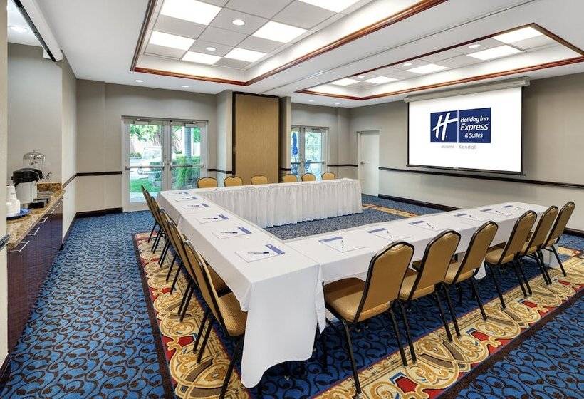 فندق Holiday Inn Express & Suites Miami Kendall, An Ihg