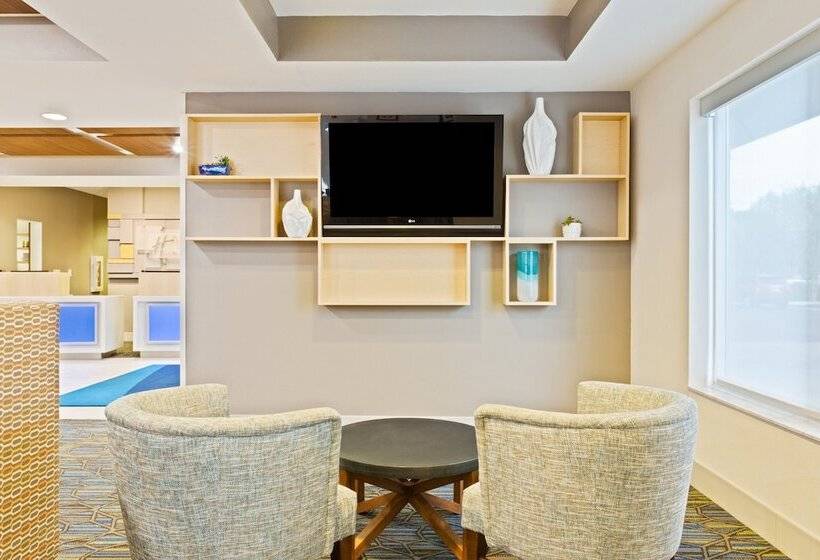 فندق Holiday Inn Express & Suites Tavares, An Ihg