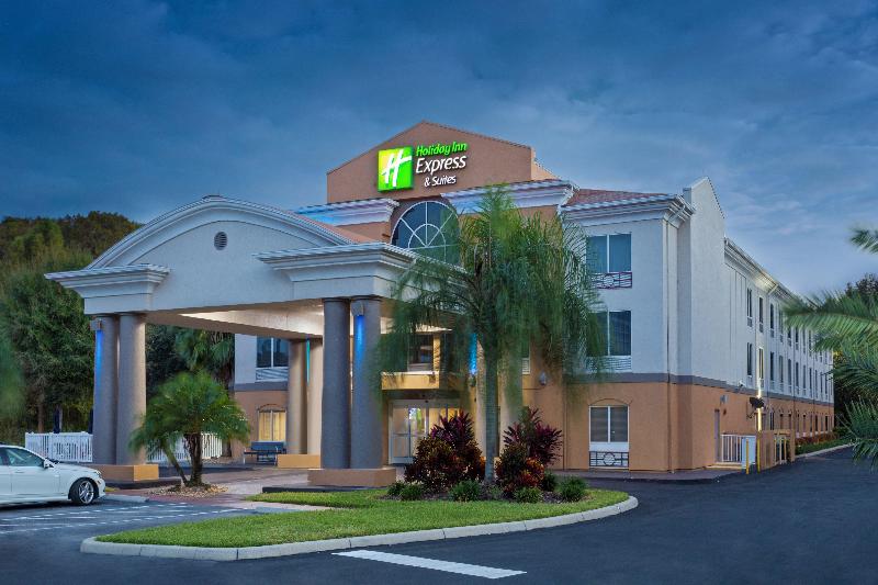 فندق Holiday Inn Express & Suites Tavares, An Ihg