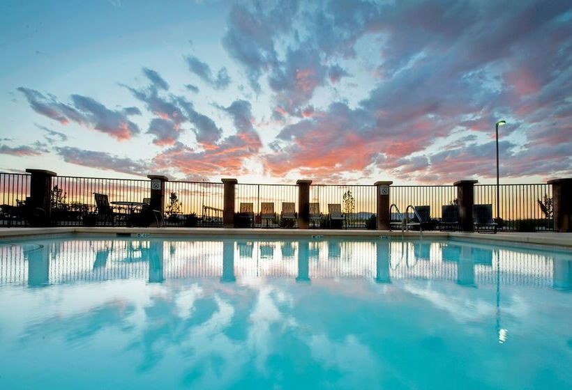 ホテル Holiday Inn Express & Suites Willcox By Ihg