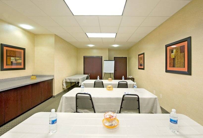 ホテル Holiday Inn Express & Suites Willcox By Ihg