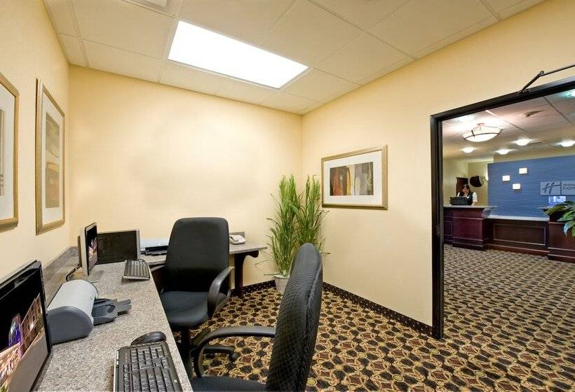 ホテル Holiday Inn Express & Suites Willcox By Ihg