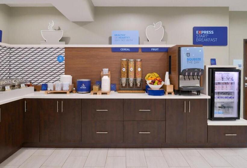 Отель Holiday Inn Express Wixom, An Ihg