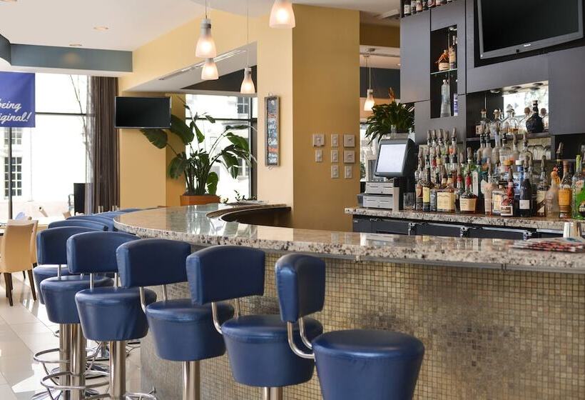 هتل Indigo Baton Rouge Downtown, An Ihg