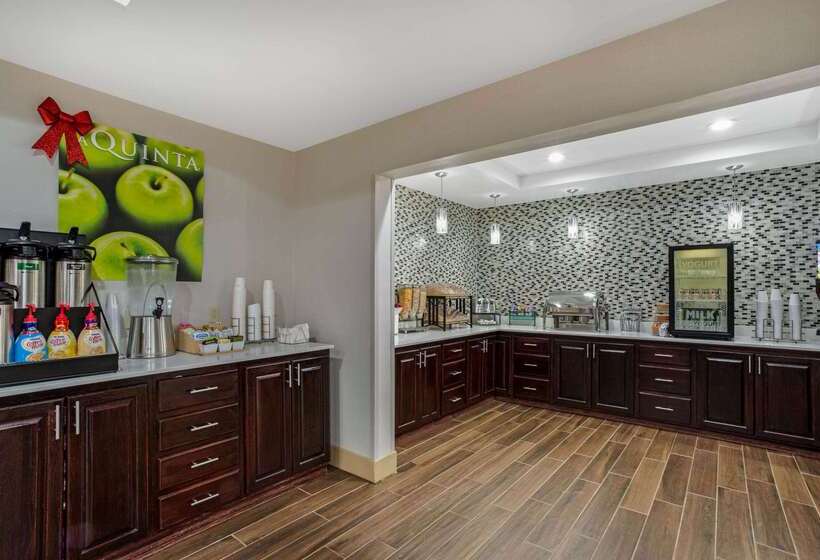 호텔 La Quinta By Wyndham Norwich Plainfield Casino