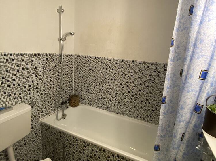 בית מלון כפרי Lodge Inn