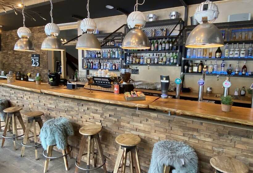 בית מלון כפרי Lodge Inn