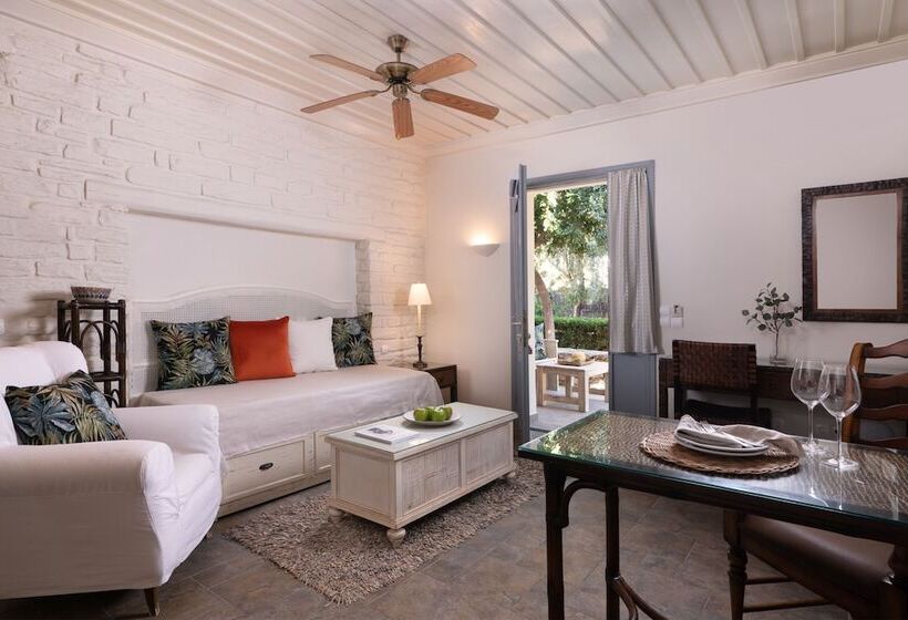 בית מלון כפרי Porto Kea Suites By Sandglass