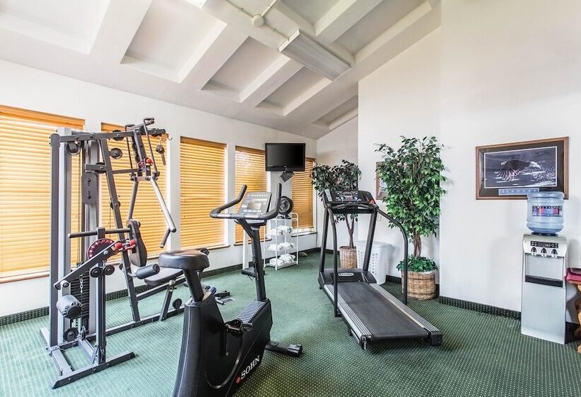 هتل Quality Inn Belgrade  Bozeman Yellowstone Airport