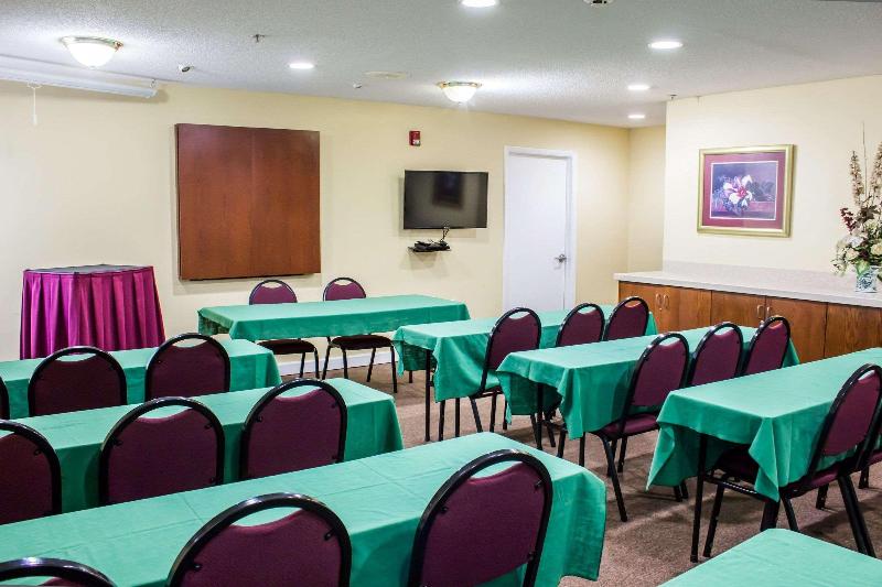 Отель Quality Inn Fuquay Varina East