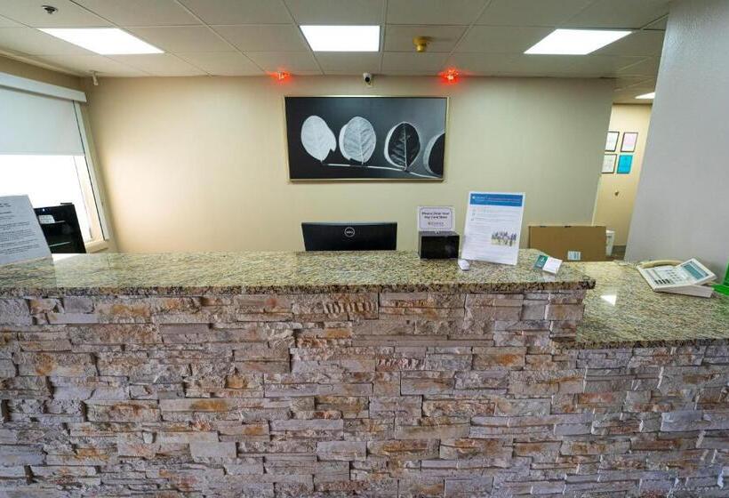 Отель Quality Inn & Suites