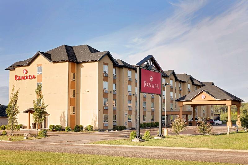 בית מלון כפרי Ramada By Wyndham Cold Lake
