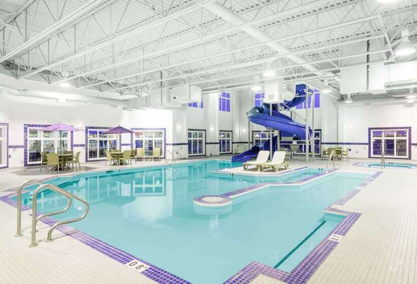 فندق Ramada By Wyndham Olds