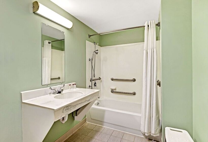 فندق Ramada By Wyndham Saco/old Orchard Beach Area