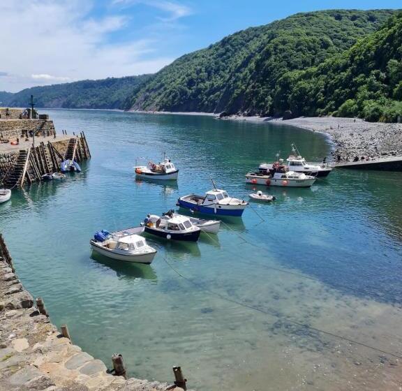 בית מלון כפרי Red Lion