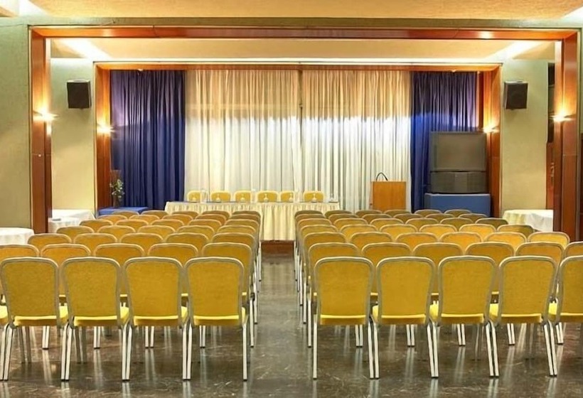 בית מלון כפרי Samaras