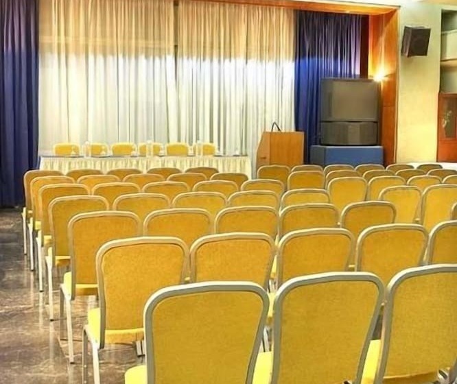 בית מלון כפרי Samaras