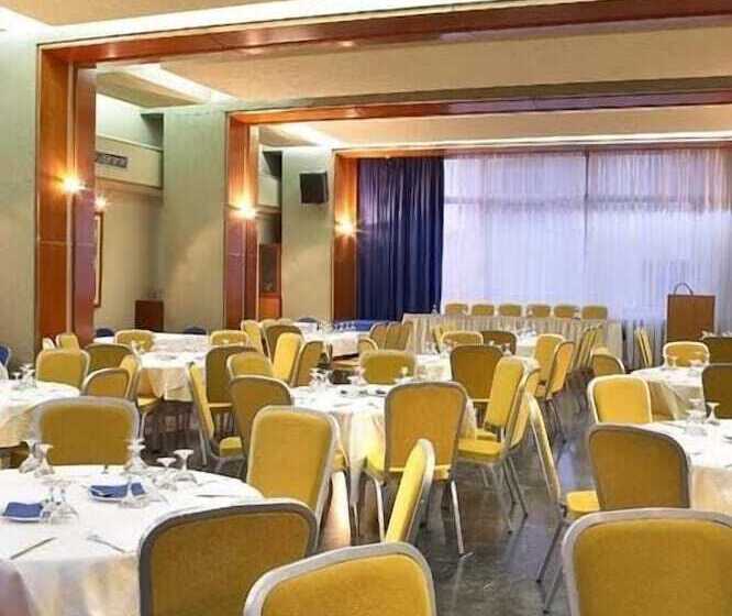 בית מלון כפרי Samaras