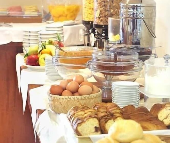 בית מלון כפרי Samaras