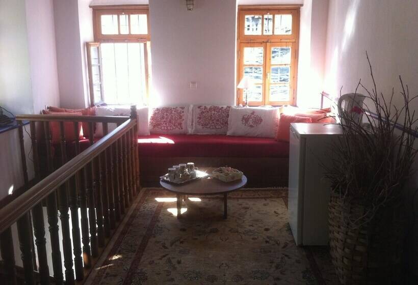 בית מלון כפרי Saxonis Houses & Saxonis Villa