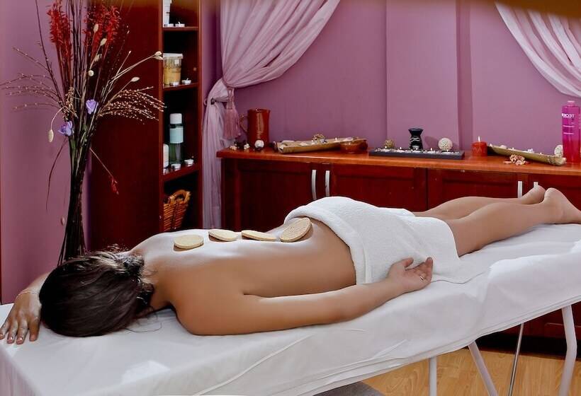 فندق Sea View Resorts & Spa