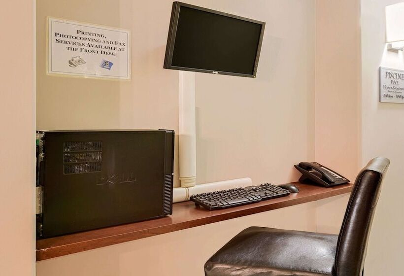 فندق Super 8 By Wyndham Kapuskasing