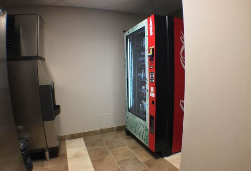 فندق Super 8 By Wyndham Kapuskasing