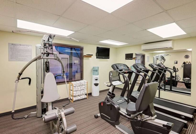 فندق Super 8 By Wyndham Kapuskasing