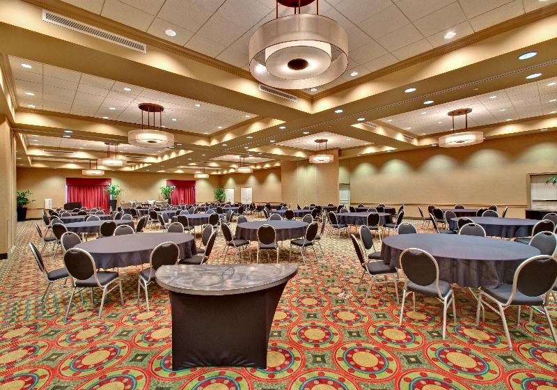 Отель The Rewind West Des Moines, Tapestry Collection By Hilton