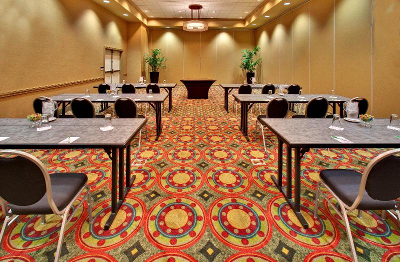 Отель The Rewind West Des Moines, Tapestry Collection By Hilton