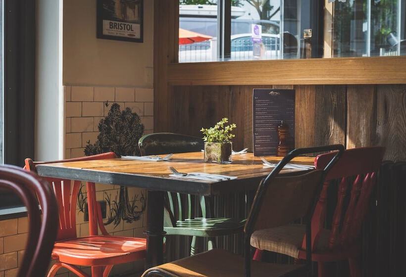 호텔 The Wellington