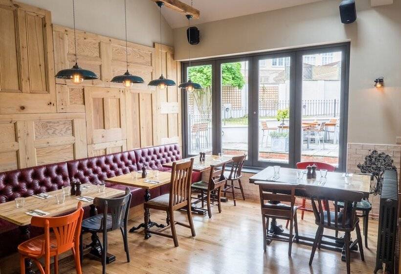 호텔 The Wellington