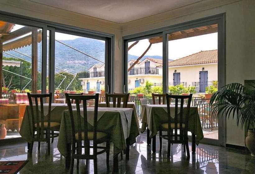 هتل Theofilos Classic