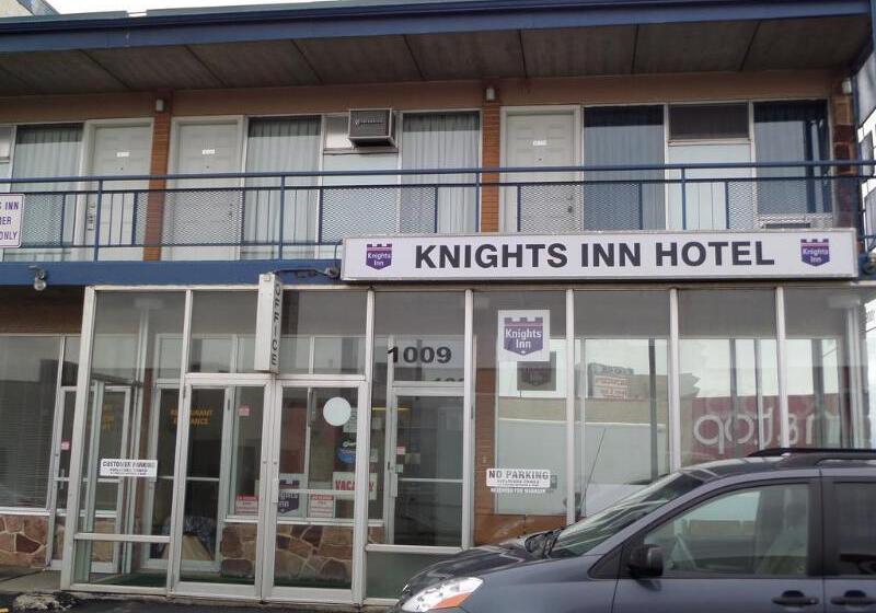 בית מלון כפרי Thriftlodge By Wyndham Regina North