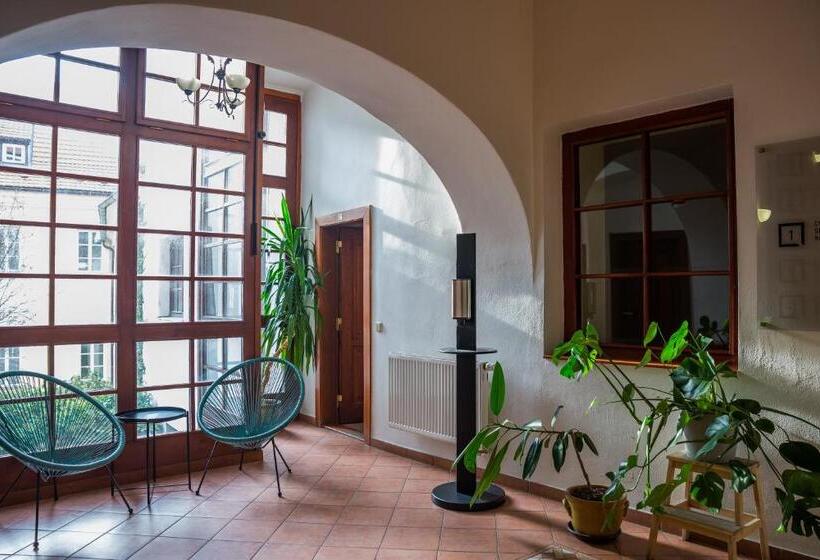 Hostel Little Quarter