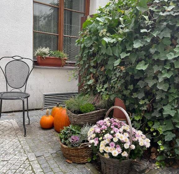 Hostel Little Quarter