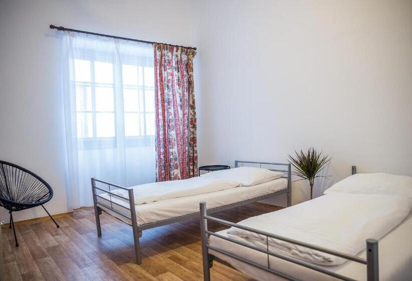 Hostel Little Quarter