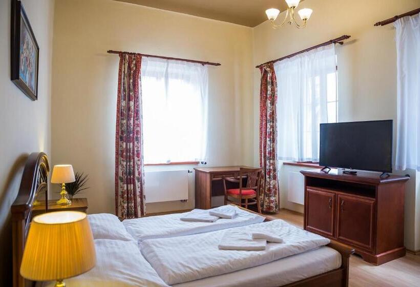 Hostel Little Quarter