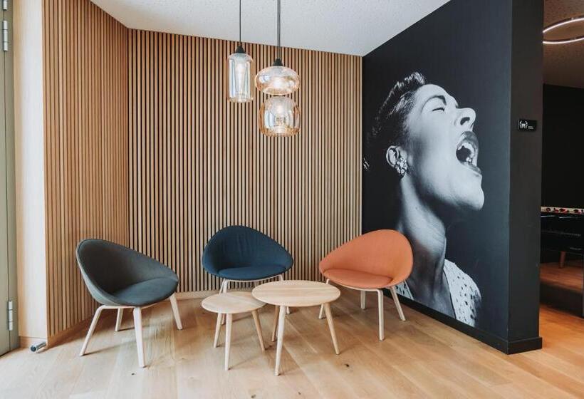 Montreux Youth Hostel