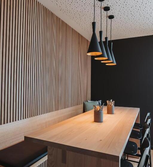 Montreux Youth Hostel