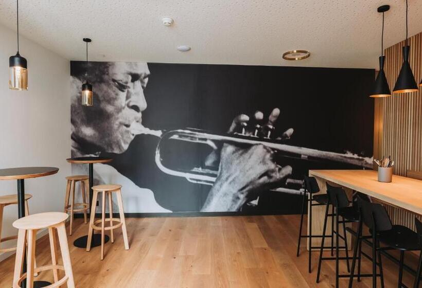 Montreux Youth Hostel