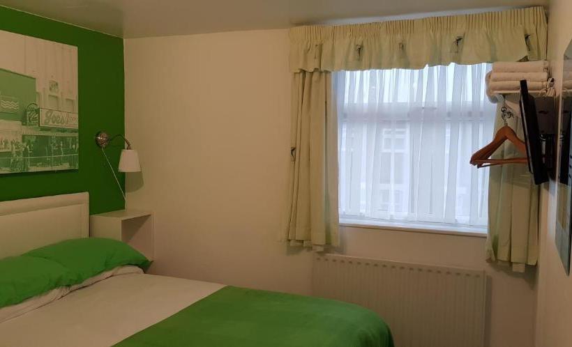 Oakleigh Guest House