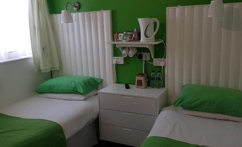 Oakleigh Guest House